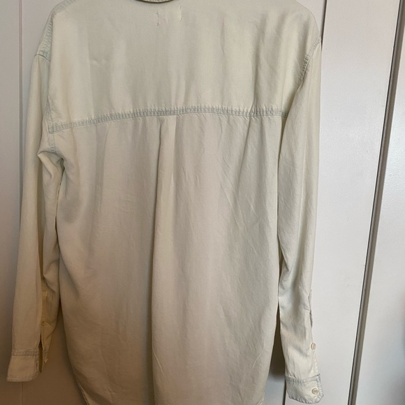 Aritzia Community medium, button down - Picture 3 of 4